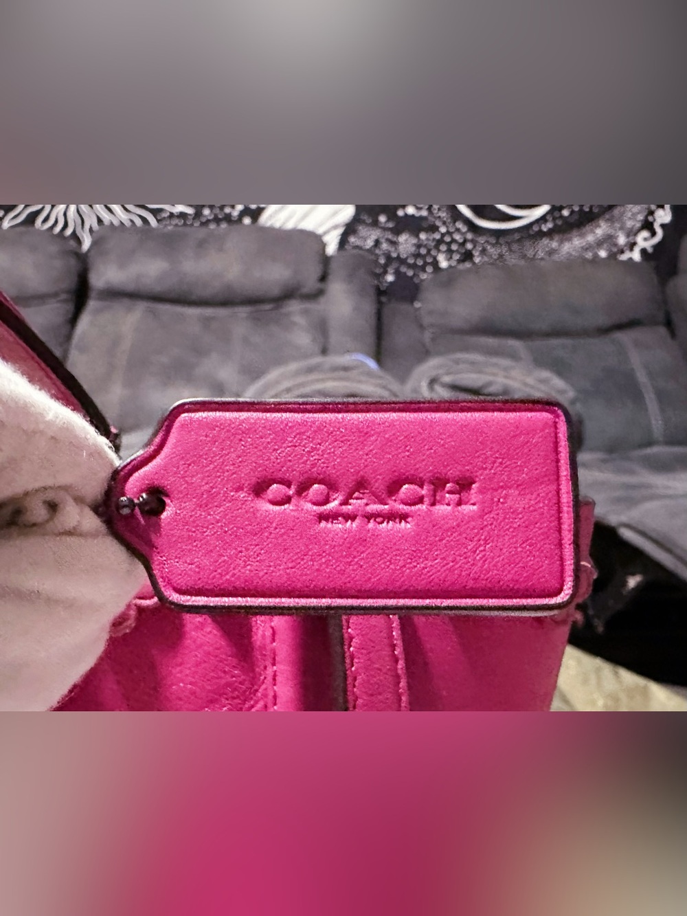 Rare Coach shoulder Bag Hot Pink Leather Tote bag Crossbody bag with Heart Charm - Picture 12 of 17
